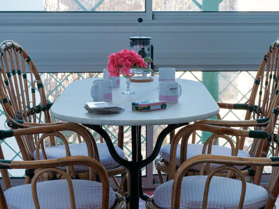 Le Joyau Des Parcs Classe 4 Etoiles Appartement Central Au Calme Avec Terrasse Виши Екстериор снимка